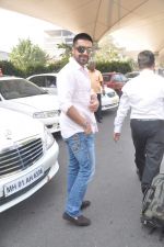 Aashish Chaudhary return after CCL cricket match in Airport, Mumbai on 20th Dec 2011 (19).JPG