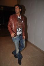 Arjun Rampal at Farah Khan_s house warming bash on 20th Dec 2011 (175).JPG