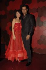 Rohit Roy, Madhurima Nigam at the launch of Madhurima Nigam_s mens wear line in Trilogy o 20th Dec 2011 (34).JPG