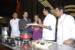 Sanjeev Kapoor, Ridhi Dogra on the sets of Master Chef in R K Studios on 20th Dec 2011 (98).JPG