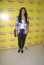Sonam Kapoor on the sets of Radio Mirchi in Parel, Mumbai on 21st Dec 2011 (4).JPG