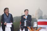 A R Rahman at the Music Launch of Ek Deewana Tha in Taj Mahal, Agra, Delhi on 21st Dec 2011 (3).JPG