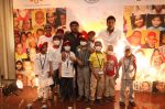 Javed Jaffery, Johnny Lever at the Hospital to celebrate Christmas with the cancer affected children in Mumbai on 24th Dec 2011 (4).jpg