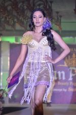 at Atharva College Indian Princess fashion show in Mumbai on 23rd Dec 2011 (119).JPG