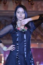 at Atharva College Indian Princess fashion show in Mumbai on 23rd Dec 2011 (45).JPG