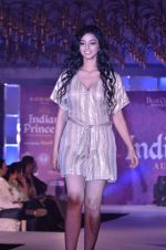 at Atharva College Indian Princess fashion show in Mumbai on 23rd Dec 2011 (87).JPG