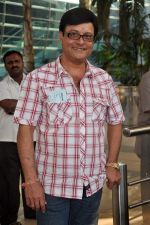 Sachin Pilgaonkar snapped at the domestic airport on 26th Dec 2011 (10).JPG