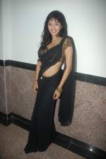 at the launch of Fashion Parade magazine in Juhu, Mumbai on 27th Dec 2011 (30).JPG