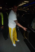 Sanjay Dutt snapped at airport as they enter Big Boss on 29th Dec 2011 (14).JPG