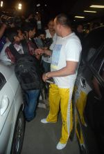 Sanjay Dutt snapped at airport as they enter Big Boss on 29th Dec 2011 (9).JPG