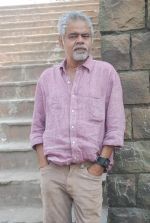 Sanjay Mishra on location of film Pranam Walkum in Filmcity, Mumbai on 29th Dec 2011 (28).JPG