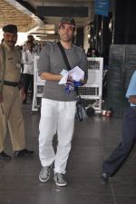 Tusshar Kapoor snapped at the Domestic Airport in Mumbai on 29th Dec 2011 (13).JPG