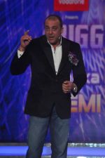 Sanjay Dutt On the sets of Bigg Boss 5 with Players star cast on 31st Dec 2011 (145).JPG