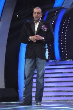 Sanjay Dutt On the sets of Bigg Boss 5 with Players star cast on 31st Dec 2011 (202).JPG
