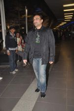 Aditya Chopra returns from their vacation on 2nd Jan 2012 (24).JPG