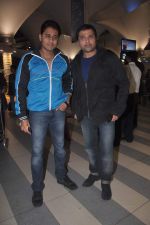 Himesh Reshammiya returns from their vacation on 2nd Jan 2012 (21).JPG