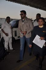 Abhishek Bachchan with Players stars snapped at airport in Mumbai on 3rd Jan 2012 (18).JPG