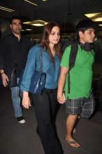 Alvira Khan return from Dubai on 3rd Jan 2012 (13).JPG