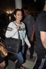 Amisha Patel return from Dubai on 3rd Jan 2012 (43).JPG