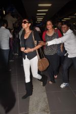 Gauri Khan return from Dubai on 3rd Jan 2012 (54).JPG