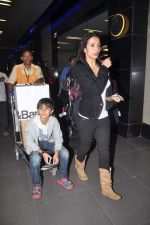 Malaika Arora Khan return from Dubai on 3rd Jan 2012 (18).JPG