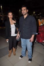 Malaika Arora Khan, Arbaaz Khan return from Dubai on 3rd Jan 2012 (28).JPG