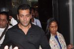 Salman Khan return from Dubai on 3rd Jan 2012 (15).JPG
