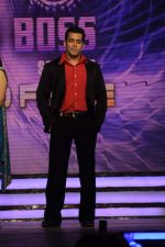 Salman Khan at Bigg Boss Season 5 grand finale on 7th Jan 2012 (19).JPG