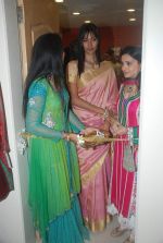 Nethra Raghuraman, Smita Bansal at the launch of Jinal Kenia_s wedding shop YUME in Juhu, Mumbai on 8th Jan 2012 (96).JPG