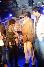 Amitabh Bachchan, Kailash Kher at Kailash Kher_s album launch Rangeele in Mumbai on 10th Jan 2012 (56).JPG