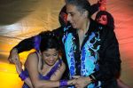 Renuka Shahane, Aditya Raj Kapoor at Ageless Dance show by Sandip Soparrkar in Sheesha Sky Lounge Gold on 10th Jan 2012 (50).JPG