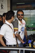 Aashish Chaudhary at CCL Cricket stars snapped at the airport in Mumbai on 11th Jan 2012 (15).JPG