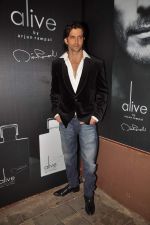 Hrithik Roshan at Arjun Rampal_s Alive perfume launch in Mumbai on 12th Jan 2012 (119).JPG