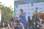 John Abraham at Standard Chartered Mumbai Marathon in Mumbai on 14th Jan 2012 (16).JPG