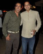 Vindu & Rahul Mahajan at Vivek and Roopa Vohra_s Bash in Mumbai on 16th Jan 2012.JPG