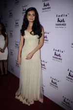 Dia Mirza walk the ramp for Rocky S at Kids Fashion Week day 1 on 17th Jan 2012 (60).JPG