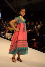 Kids walk the ramp for Mineral at Kids Fashion Week day 1 on 17th Jan 2012 (7).JPG