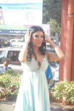 Koena Mitra at the launch of Looks Cosmetic Clinic in Lokhandwala on 17th Jan 2012 (2).JPG