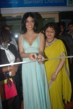 Koena Mitra at the launch of Looks Cosmetic Clinic in Lokhandwala on 17th Jan 2012 (23).JPG