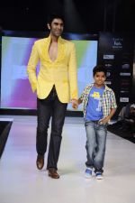 Sandip Soparkar walk the ramp for JKF at Kids Fashion Week day 1 on 17th Jan 2012 (44).JPG