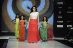 Tisca Chopra walk the ramp for Sonali Mansingka at Kids Fashion Week day 1 on 17th Jan 2012 (2).JPG