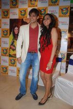 Vivek Oberoi at the launch of Rajnigandha_s album in Planet M on 18th Jan 2012 (23).JPG
