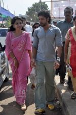 Farhan Akhtar plants a tree with Shaina NC in  Mumbai on 19th Jan 2012(97).jpg