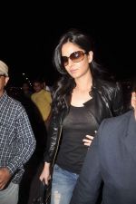 Katrina Kaif snapped at international airport in Mumbai on 19th Jan 2012 (12).jpg