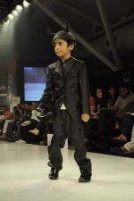 Kids walk the ramp for A Z Couture Show at Kids Fashion Week day 3 on 19th Jan 2012 (16).JPG
