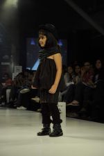 Kids walk the ramp for A Z Couture Show at Kids Fashion Week day 3 on 19th Jan 2012 (6).JPG