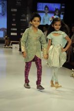 Kids walk the ramp for Payal Singhal Show at Kids Fashion Week day 3 on 19th Jan 2012 (23).JPG