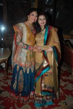 Poonam Dhillon at Deepshikha and Kaishav Arora Wedding on 19th Jan 2012 (48).JPG
