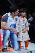 Sohail Khan on Day 3 at India Kids Fashion Show in Intercontinental The Lalit on 19th Jan 2012 (66).JPG