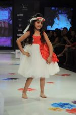 on Day 3 at India Kids Fashion Show in Intercontinental The Lalit on 19th Jan 2012 (11).JPG